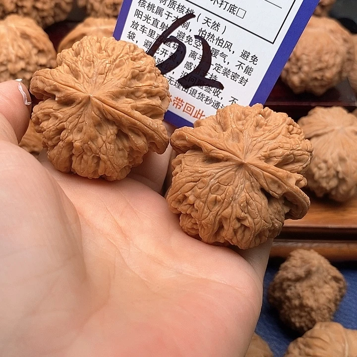 吊坠桃核粗筋狮子头45