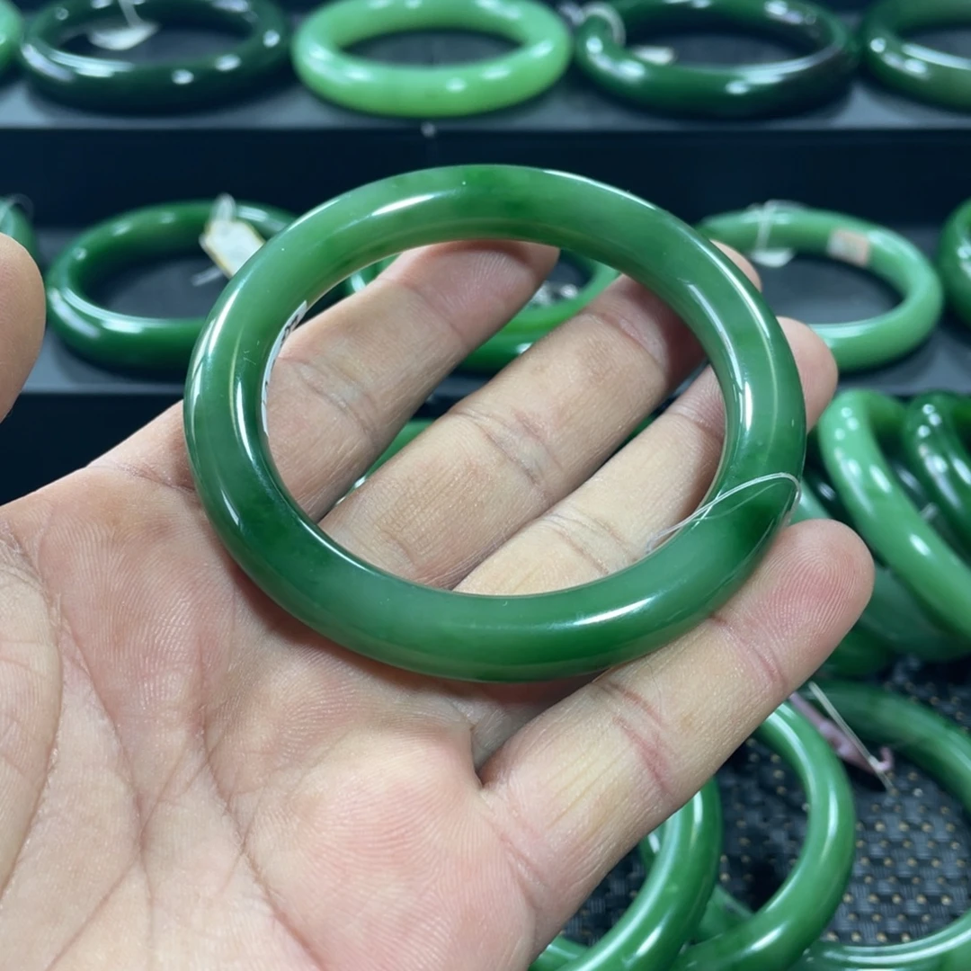 和田玉（碧玉）未镶嵌手镯