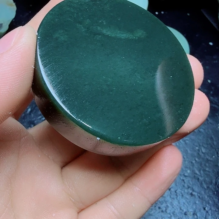 和田玉（糖玉）未镶嵌珠宝奇石