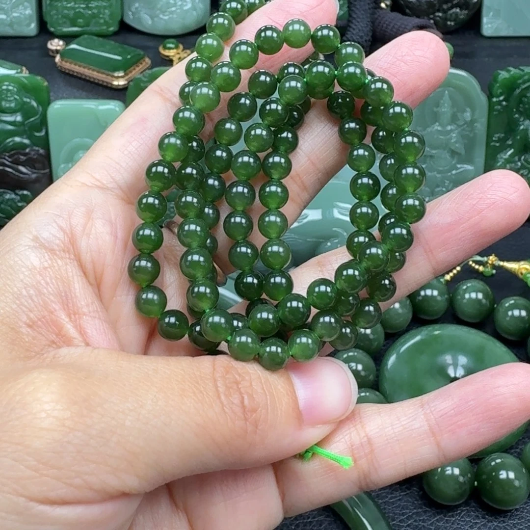 天***择和田玉未镶嵌颈饰