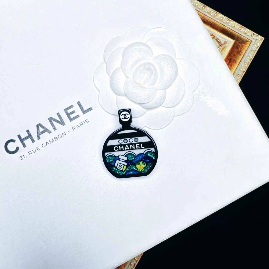 95新 Chanel/香奈儿 柚礼中古/香奈儿香香瓶亚克力胸针lz509056
