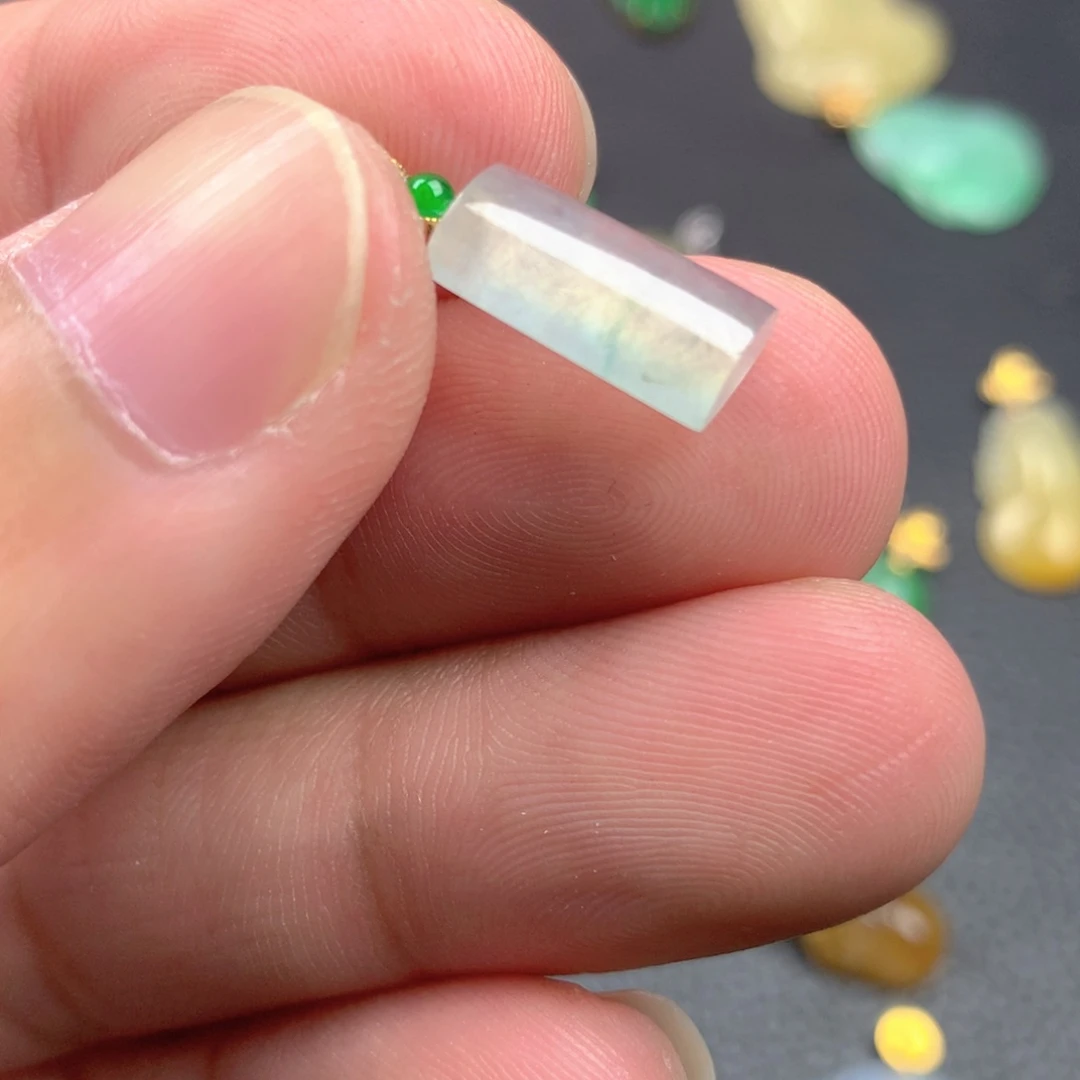 【闪购商品】颈饰18K金镶嵌翡翠翡翠