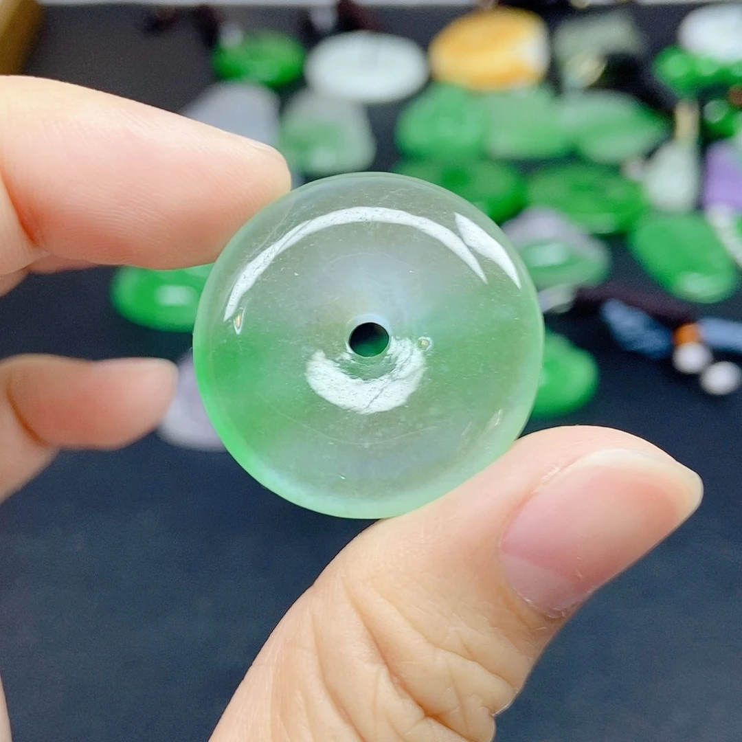 翡翠未镶嵌颈饰扣子