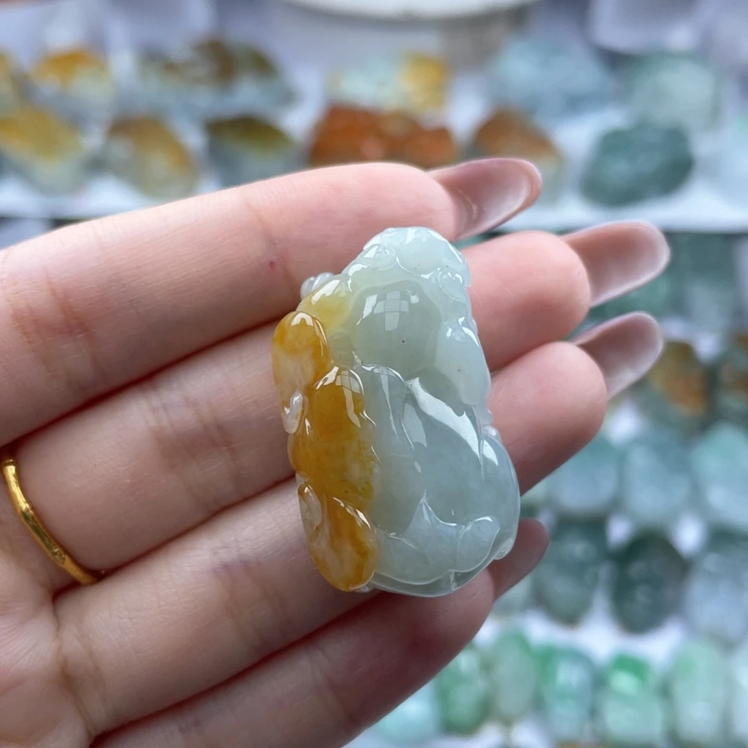 颈饰未镶嵌翡翠貔貅13