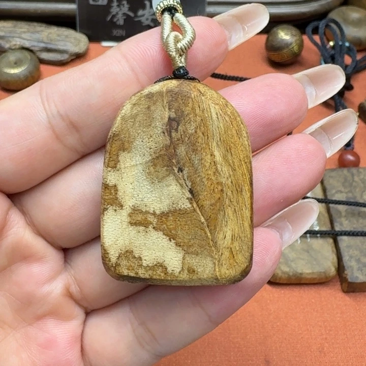大叶紫檀（黑酸枝木类）