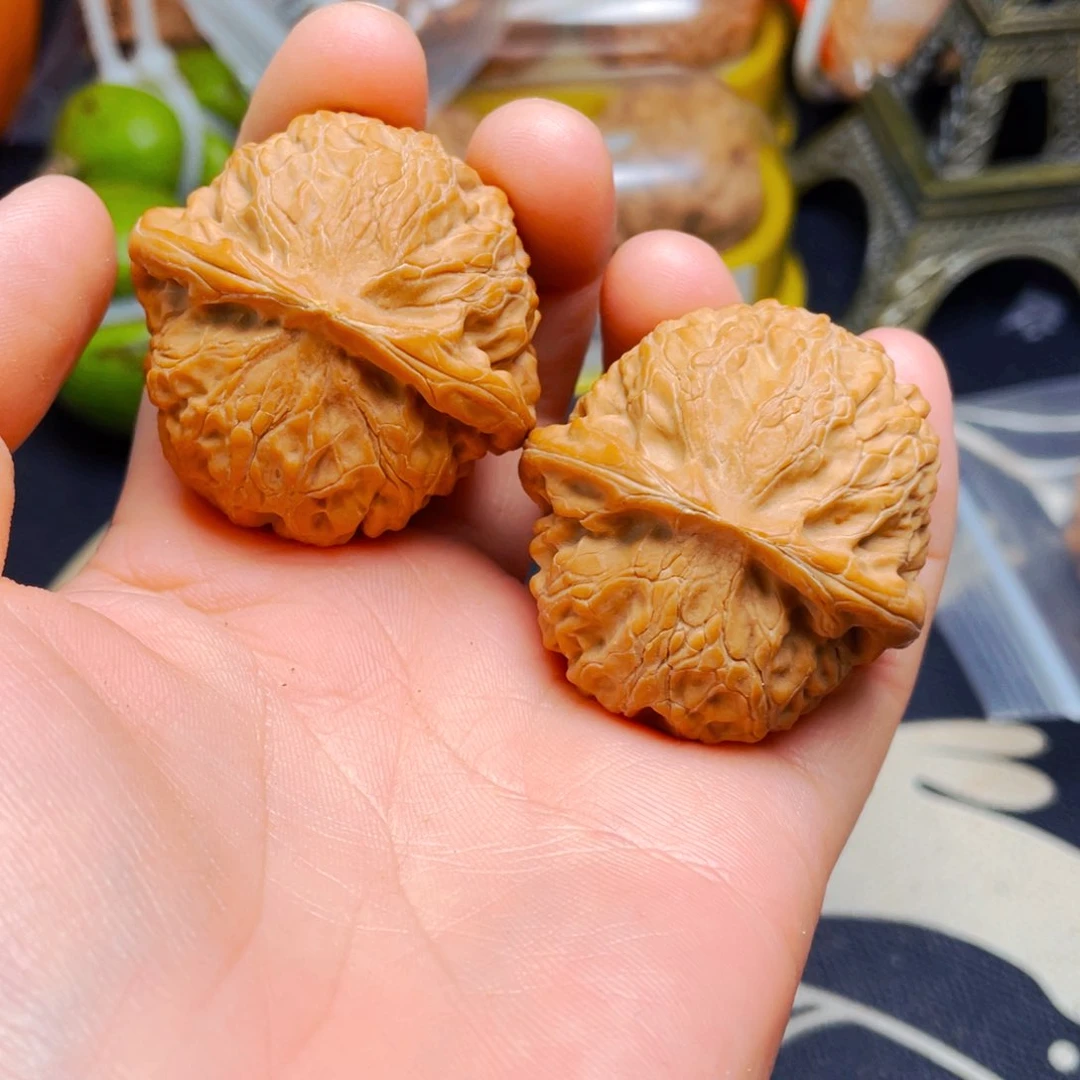 文玩核桃把件宫灯狮子头