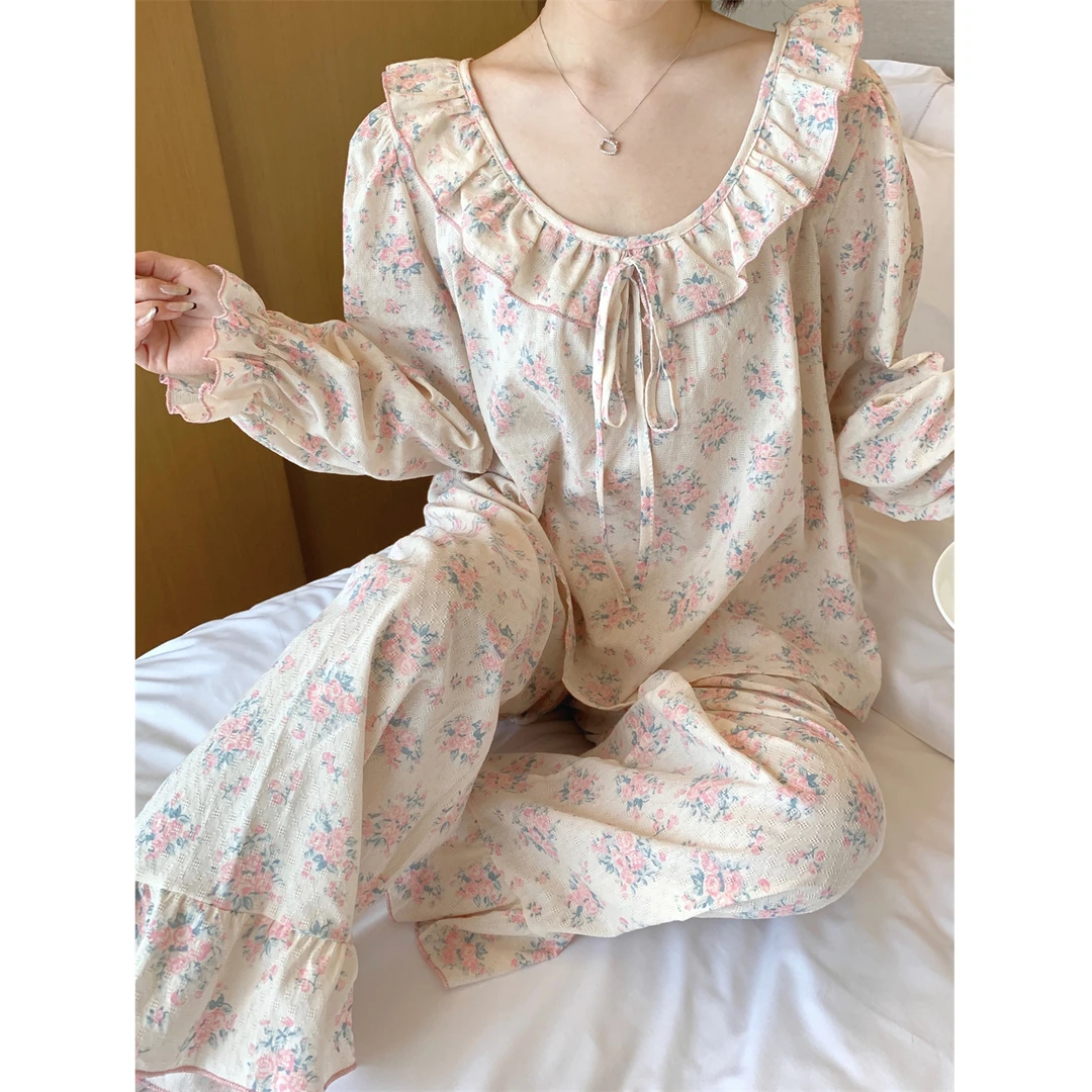 甜美粉色纯棉睡衣女春秋季新款圆领薄款长袖碎花荷叶边家居服套装