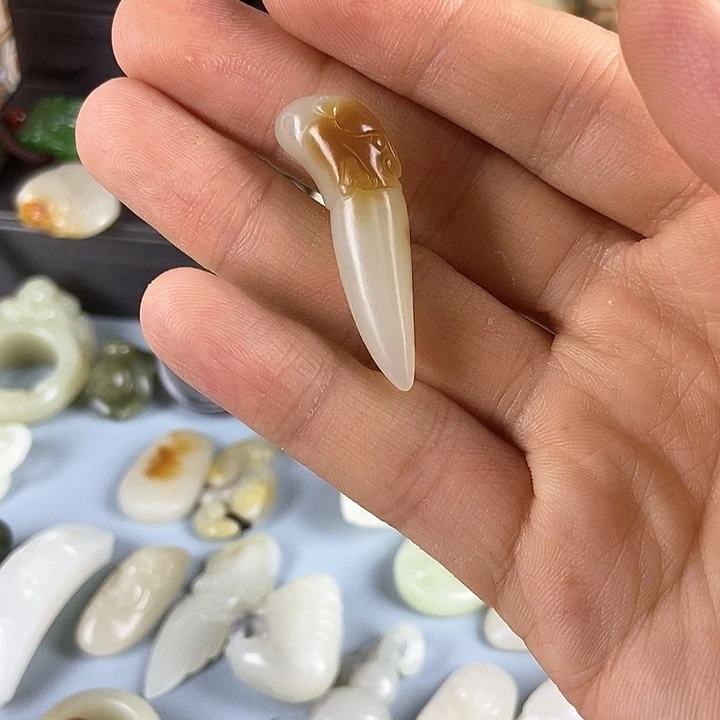 和田玉未镶嵌吊坠(不含链)
