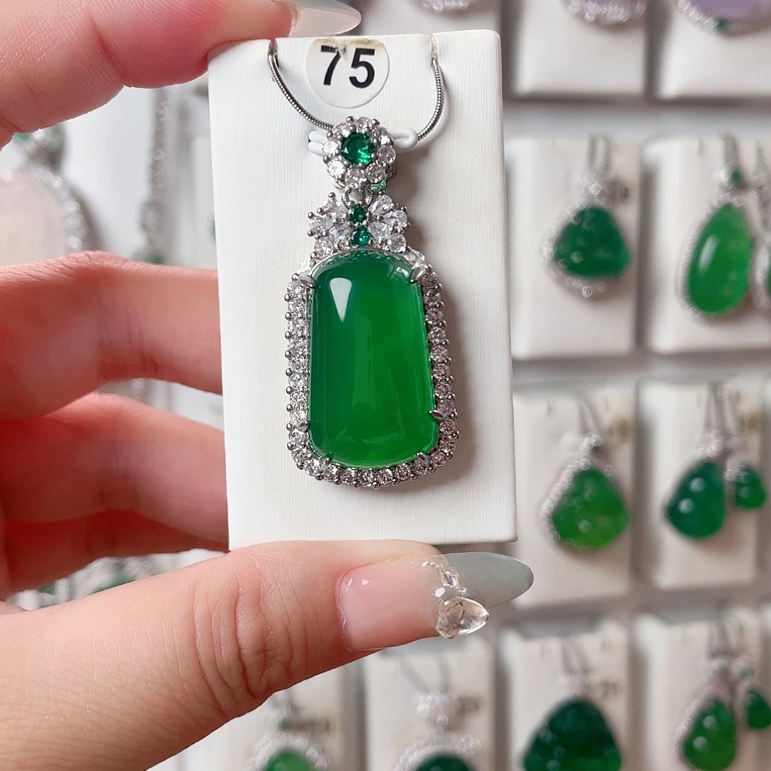 玛瑙/玉髓颈饰未镶嵌