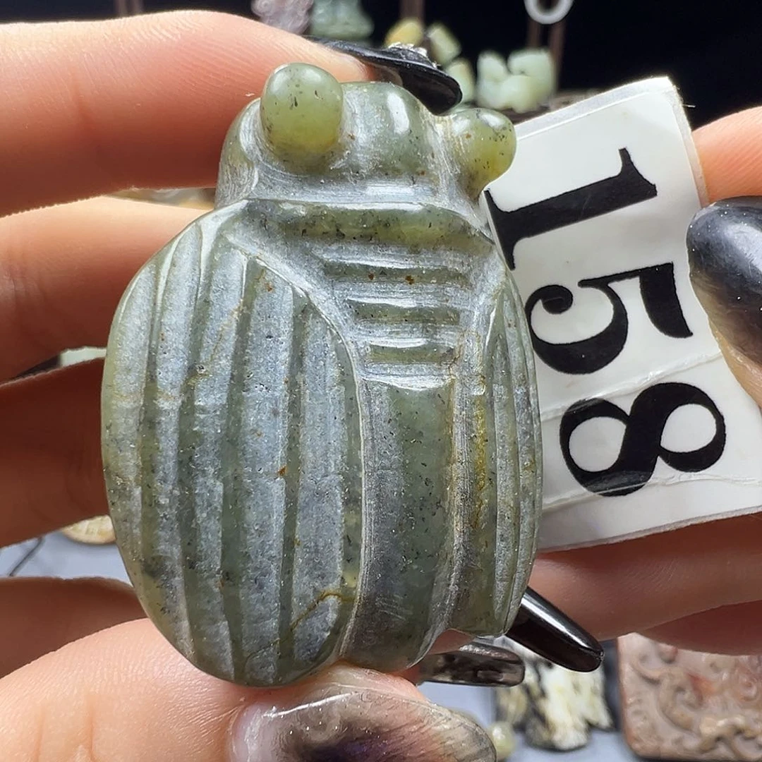 和田玉未镶嵌把件