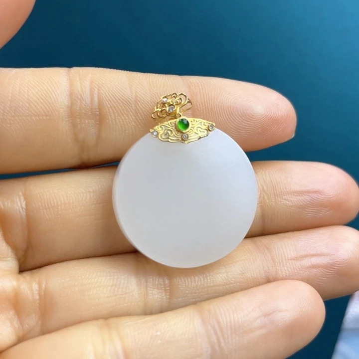 和田玉颈饰18K金镶嵌