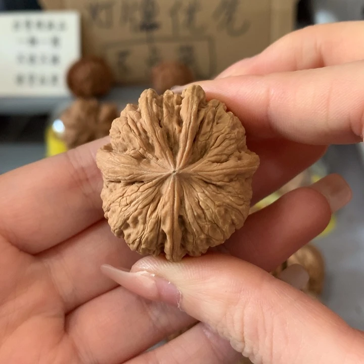 ****赖吊坠文玩核桃异形单只，有瑕疵