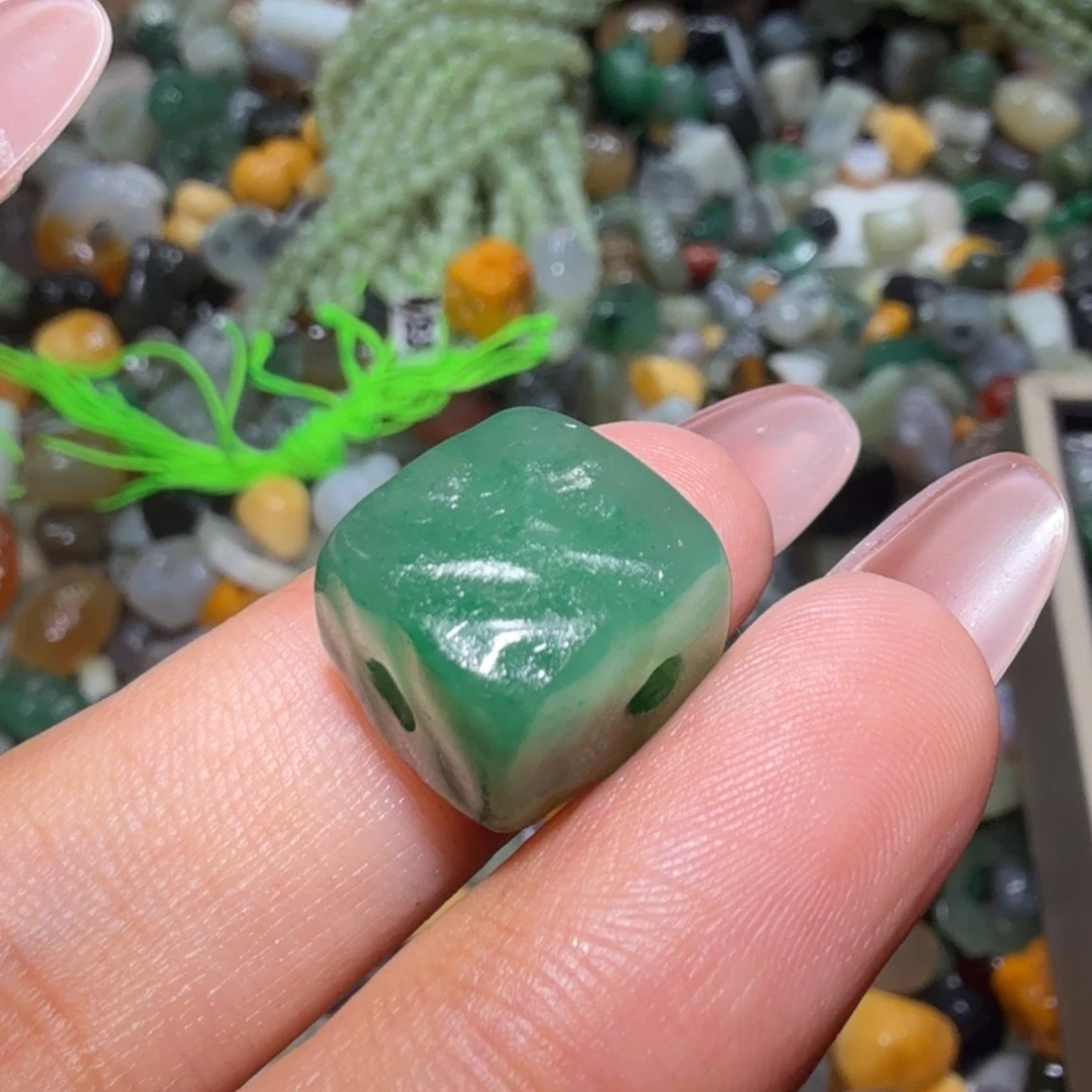 和田玉未镶嵌珠宝半成品