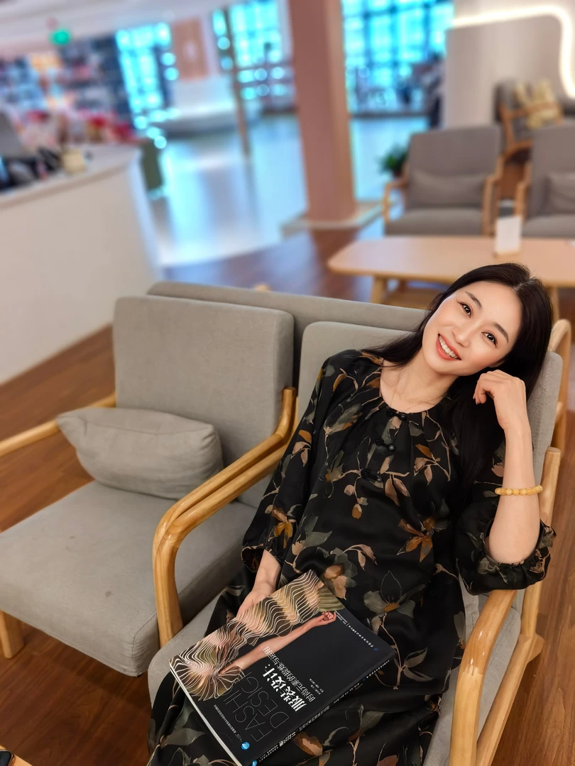 25姆米玉兰花满桑花罗提花红云纱立领无袖连衣裙61611-11-12