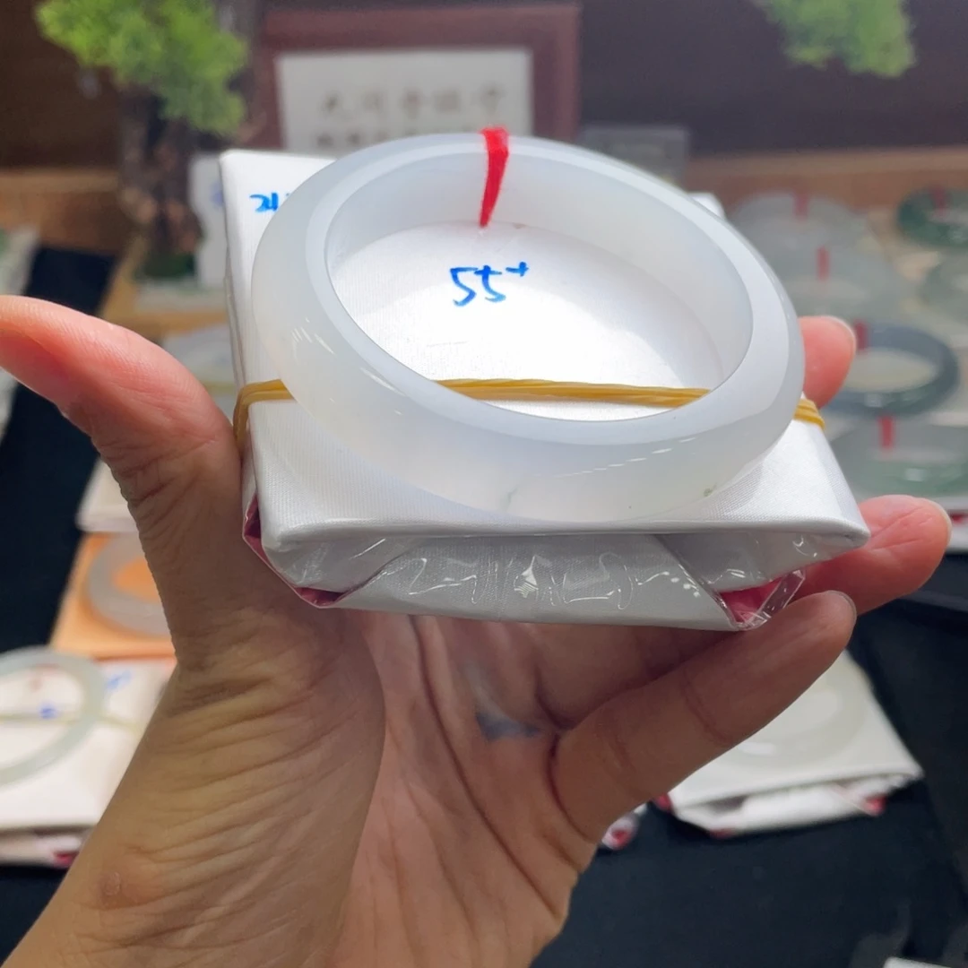 翡翠手镯未镶嵌55天然翡翠A货