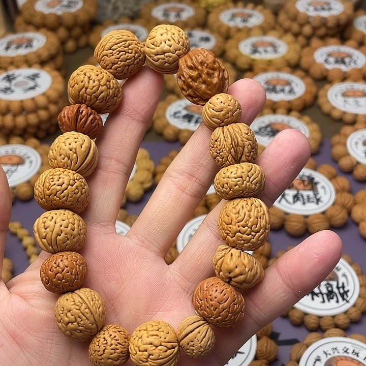 多宝大手持手把件