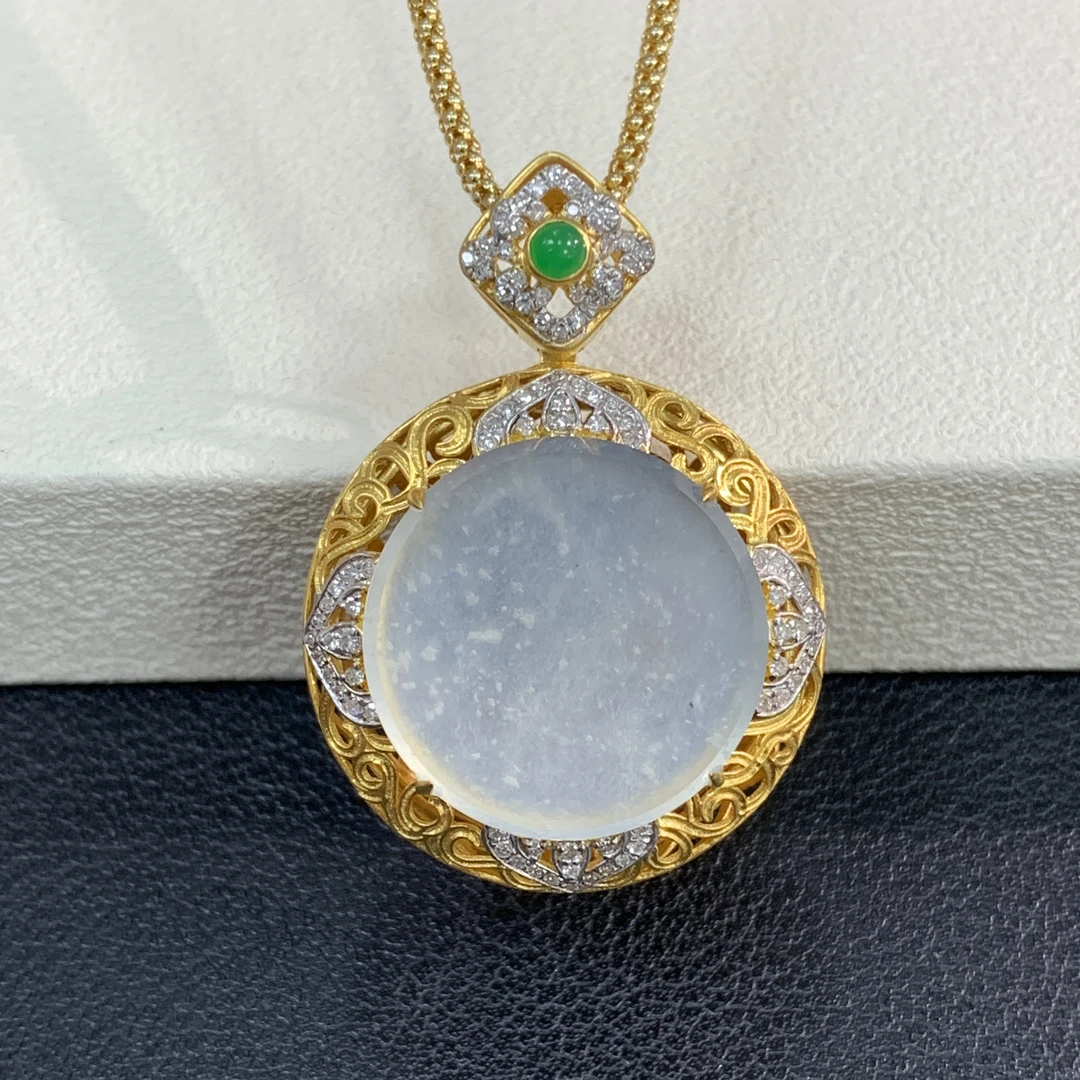 新品推荐·18K金高冰起光木纳雪花圆无事牌翡翠玉石缅A气质设计款