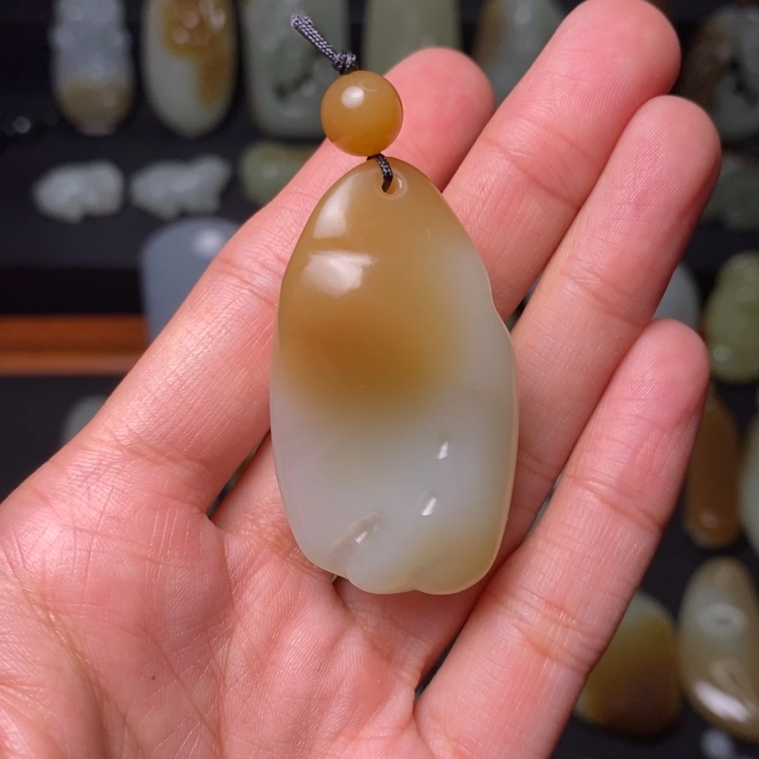 和田玉未镶嵌吊坠(不含链)R***t