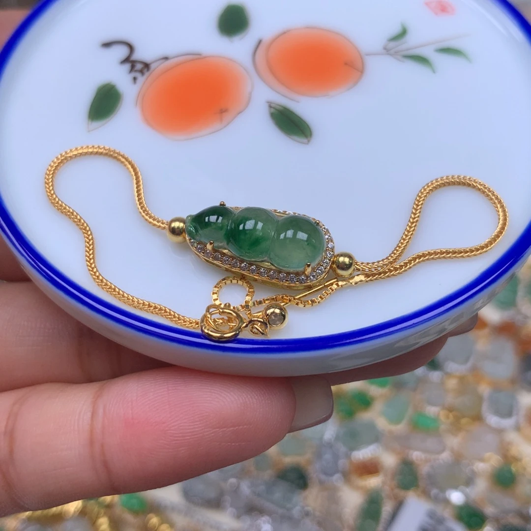 颈饰银S925镶嵌翡翠小***白