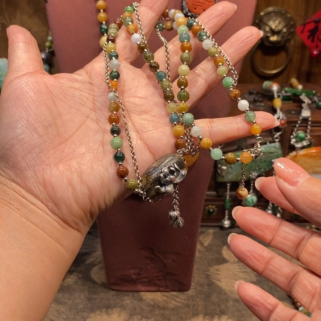 翡翠吊坠(赠链)未镶嵌