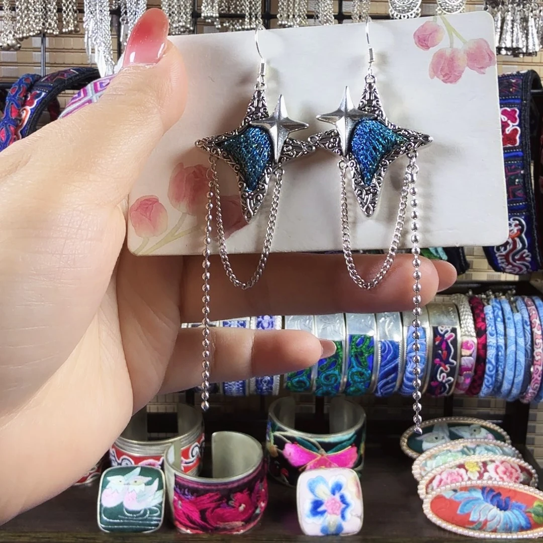 传承非遗刺绣饰品四芒星