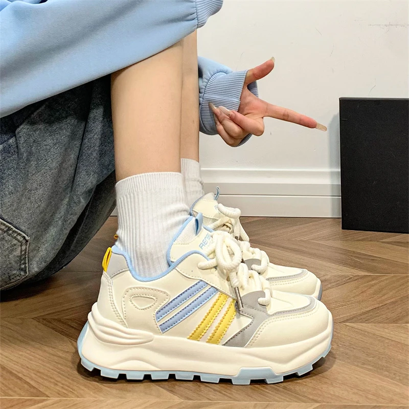 人本女鞋情侣运动鞋网红爆款2026春季新款百搭厚底休闲鞋跑步鞋女