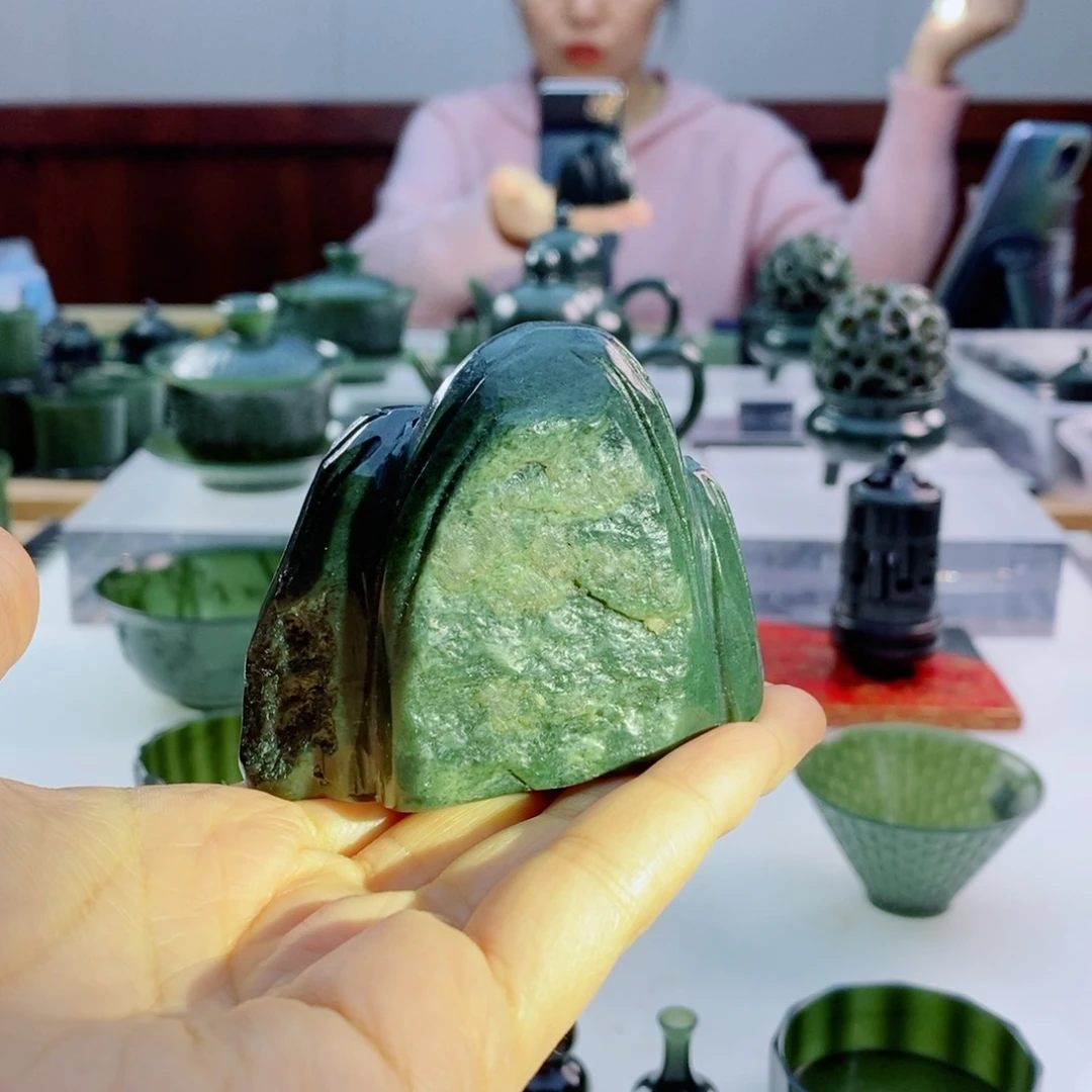 未镶嵌和田玉摆件