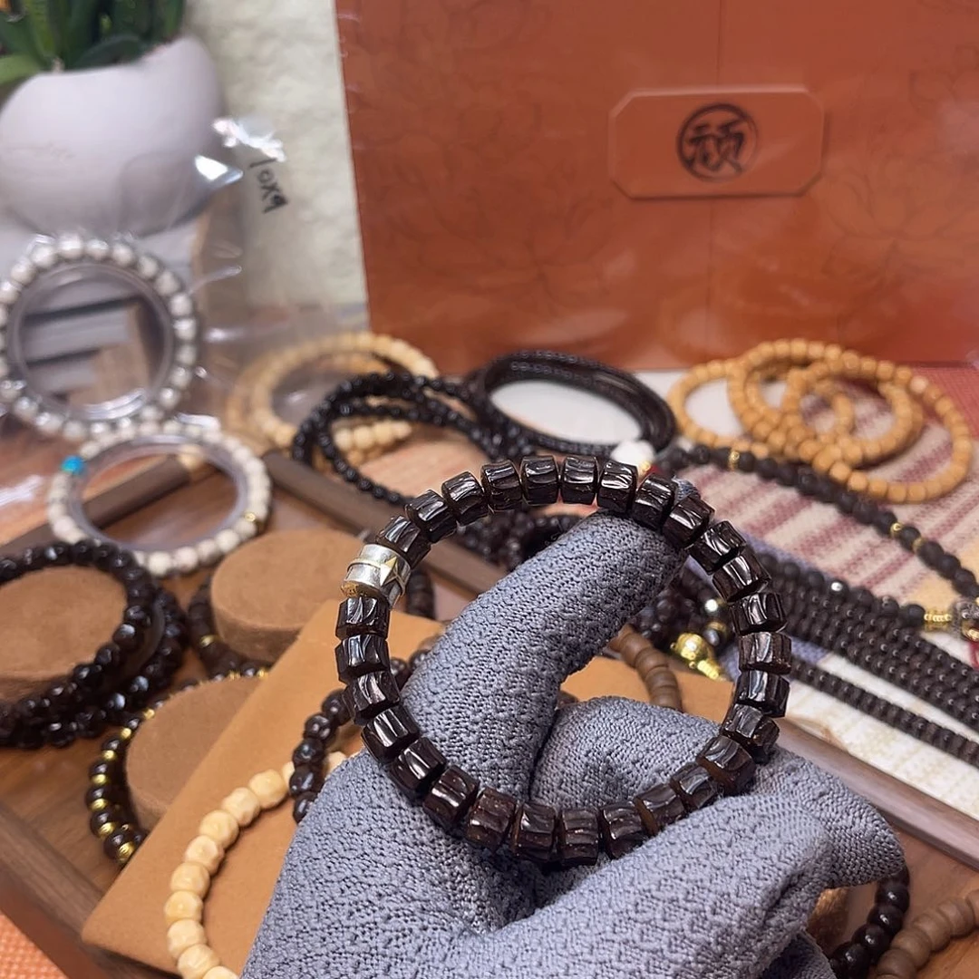 椰蒂吊坠是**吖良人顽物吞噬配饰