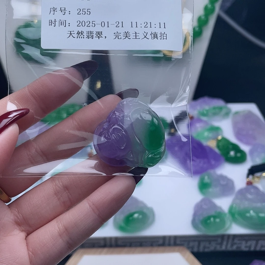 翡翠吊坠(赠链)未镶嵌小*.