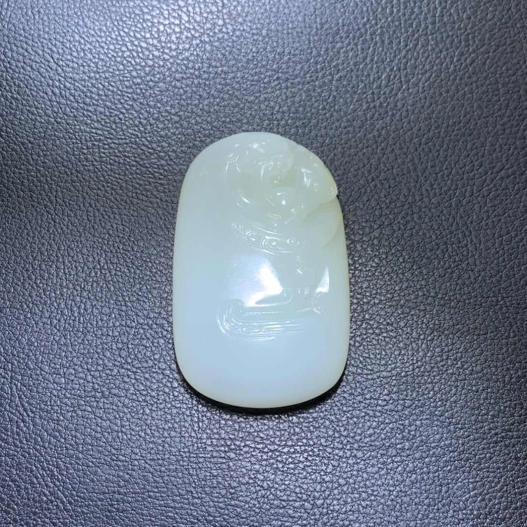 和田玉颈饰未镶嵌三**语