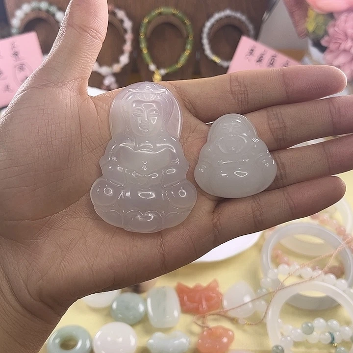 石英质玉未镶嵌颈饰
