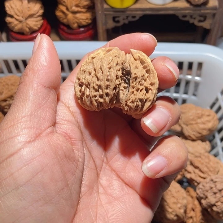 D***灬核桃南疆石连体尺寸42满身黄