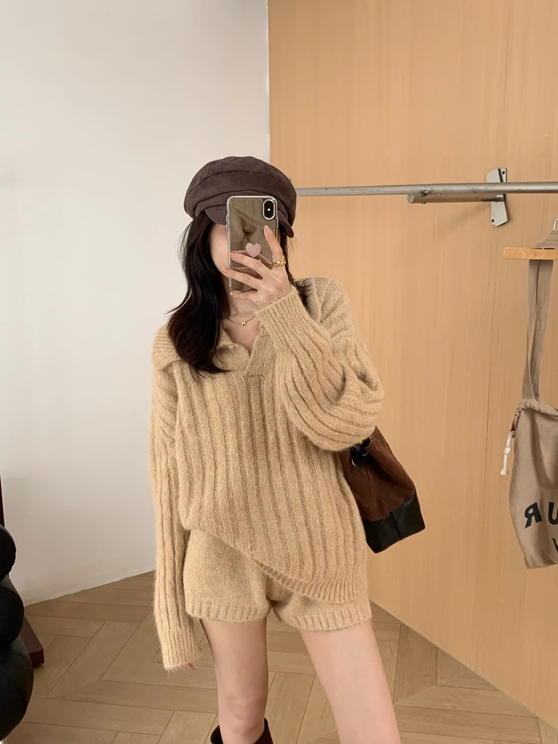 翻领时尚休闲针织套装女25秋冬新款宽松套头毛衣配短裤洋气两件套