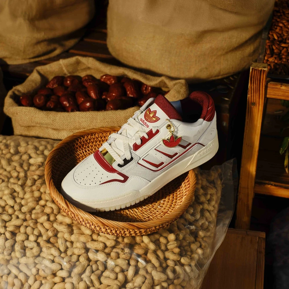 Adidas三叶草蛇年新年款经典复古篮球风板鞋运动鞋JP9982