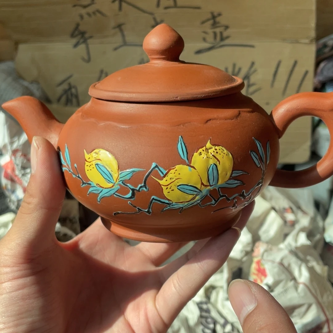 茶壶紫砂老厂紫砂壶一件。