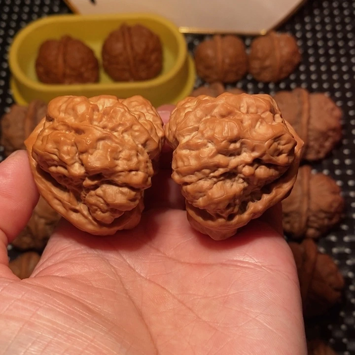 文玩核桃把件开背细腰超大八腿蛙王