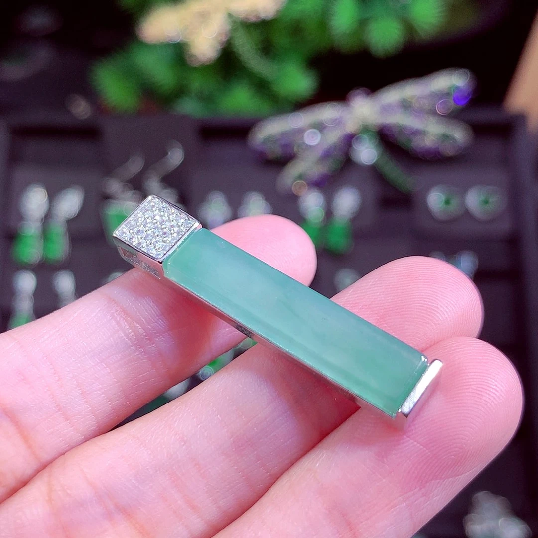 颈饰未镶嵌翡翠天然