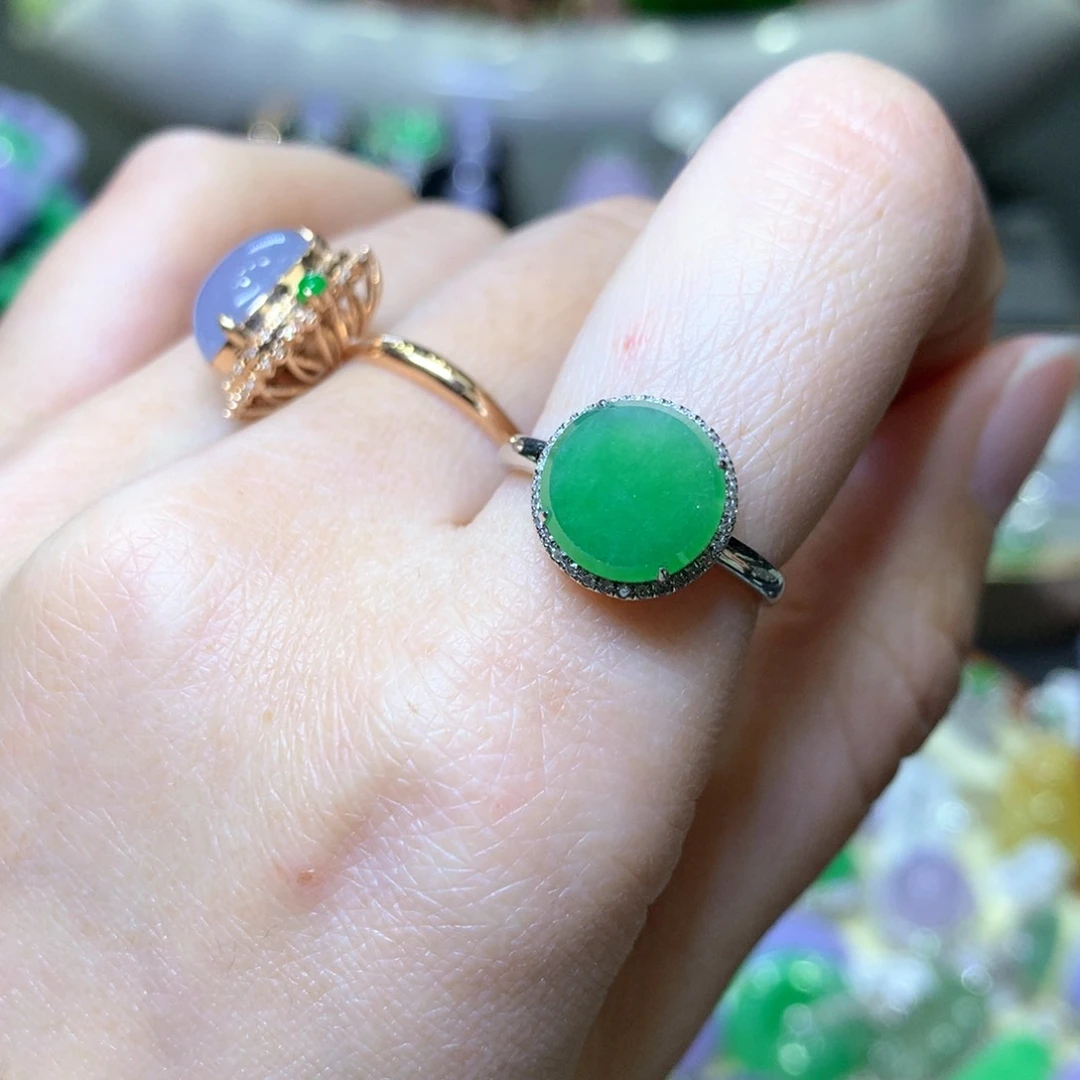 【闪购商品】翡翠颈饰18K金镶嵌翡翠吊坠项链