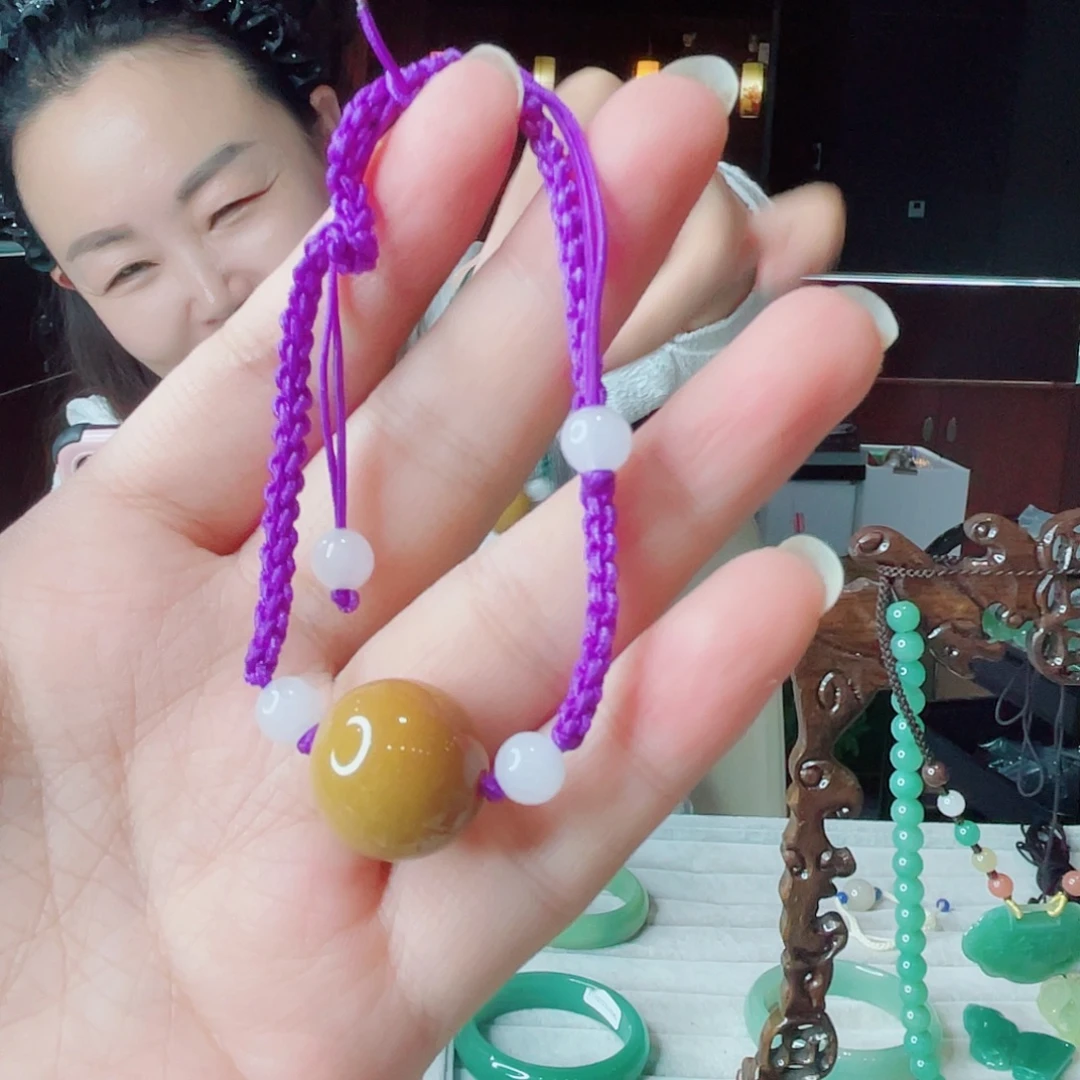 颈饰未镶嵌石英岩玉