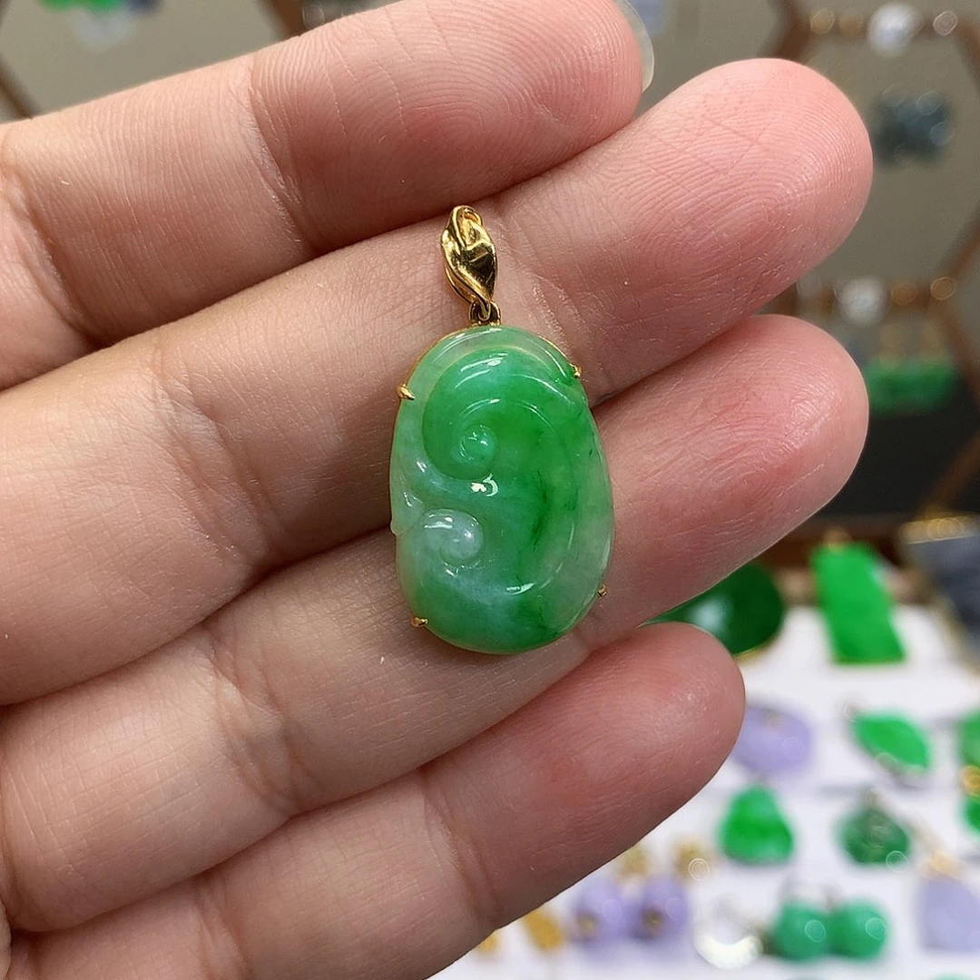 颈饰18K金镶嵌翡翠天然翡翠吊坠