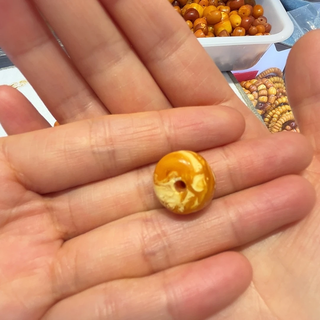 琥珀颈饰未镶嵌蜜蜡珠