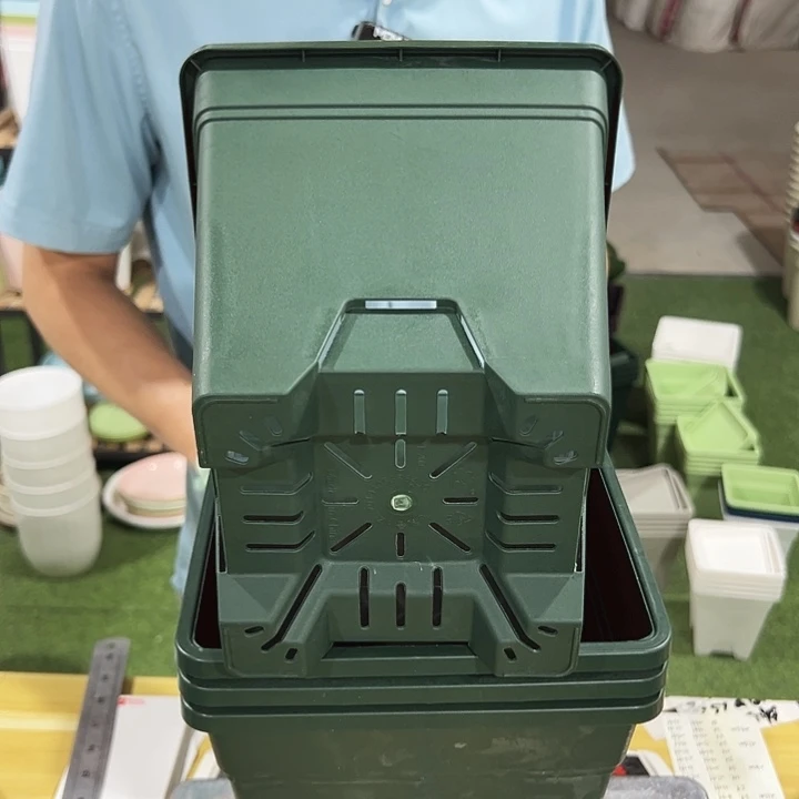 方形口20高22军绿带托4个