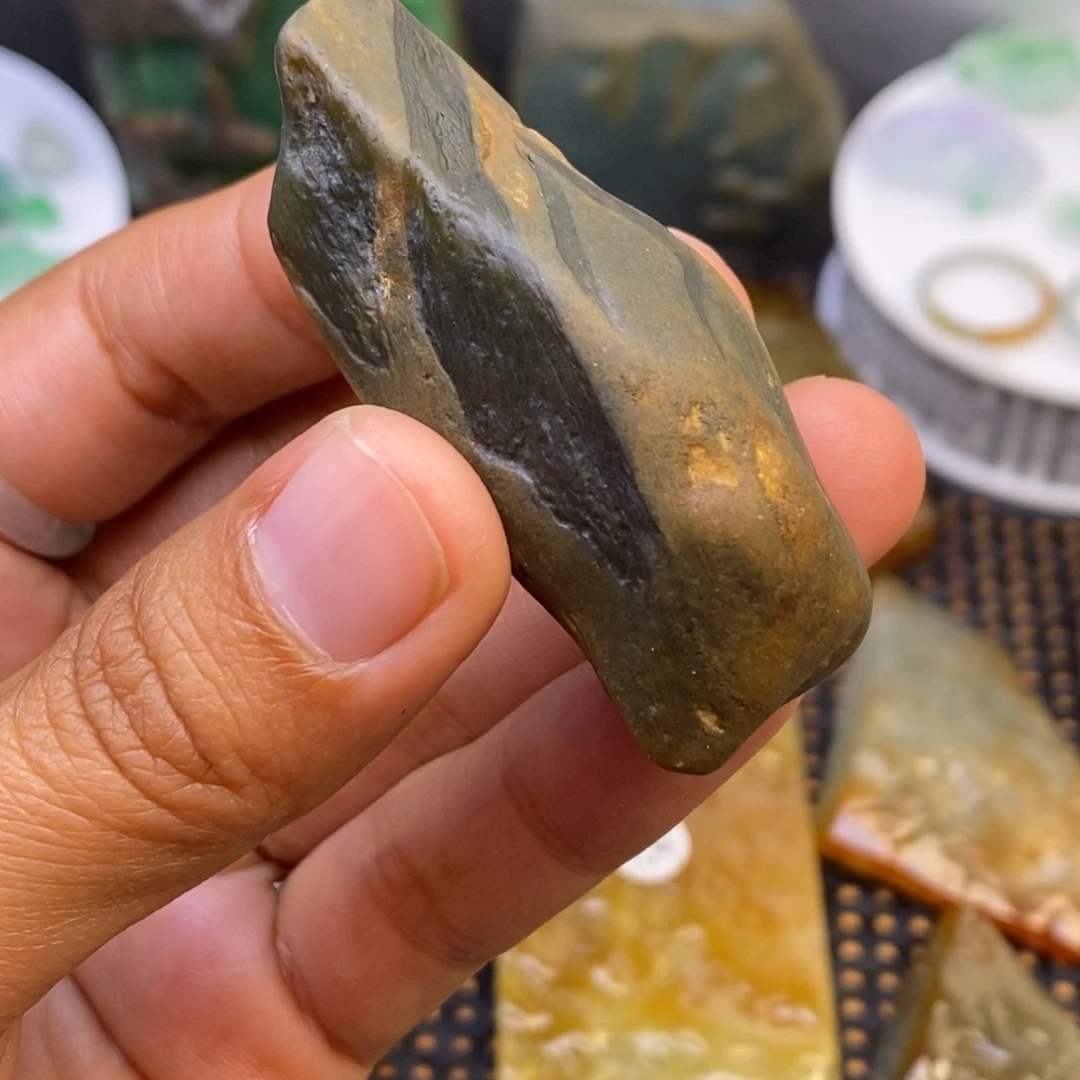 翡翠颈饰未镶嵌嘎**平翡翠