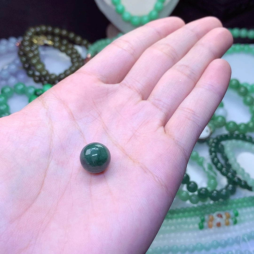 翡翠毛衣链未镶嵌疯****?