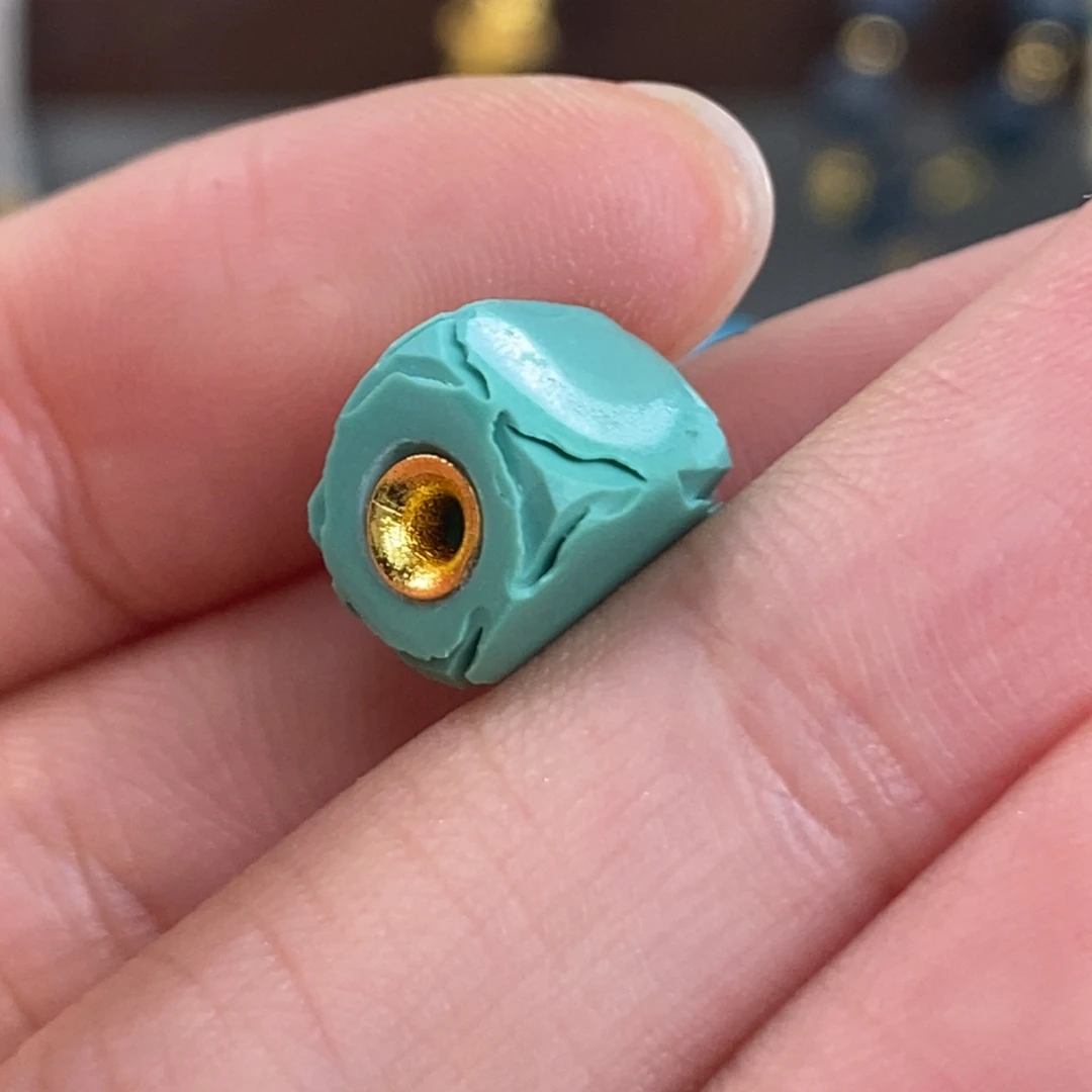 未镶嵌绿松石。奶绿拉芳