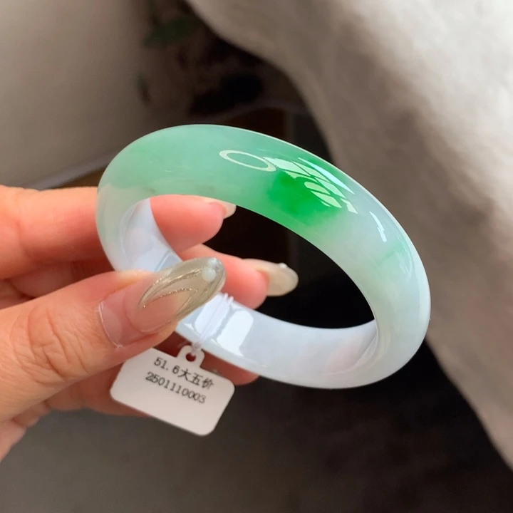 翡翠手镯未镶嵌51.6白底青正圈（具体价格咨询客服）