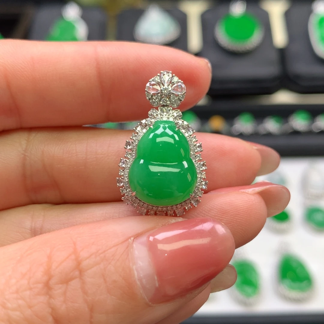 翡翠吊坠(不含链)18K金镶嵌