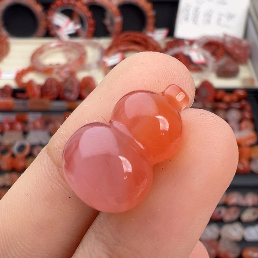 南红玛瑙未镶嵌颈饰葫芦