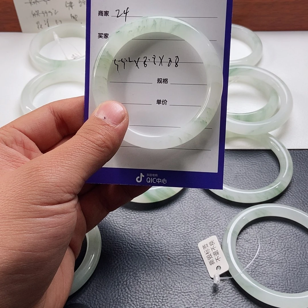 石英质玉手镯未镶嵌望**?24