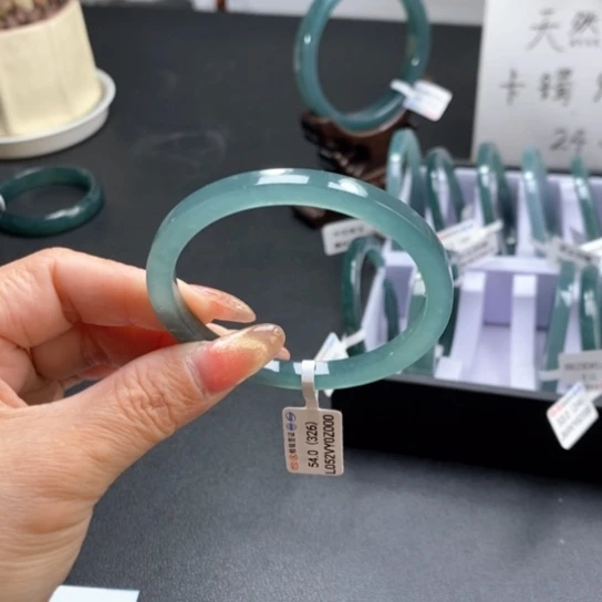 翡翠手镯未镶嵌淋*